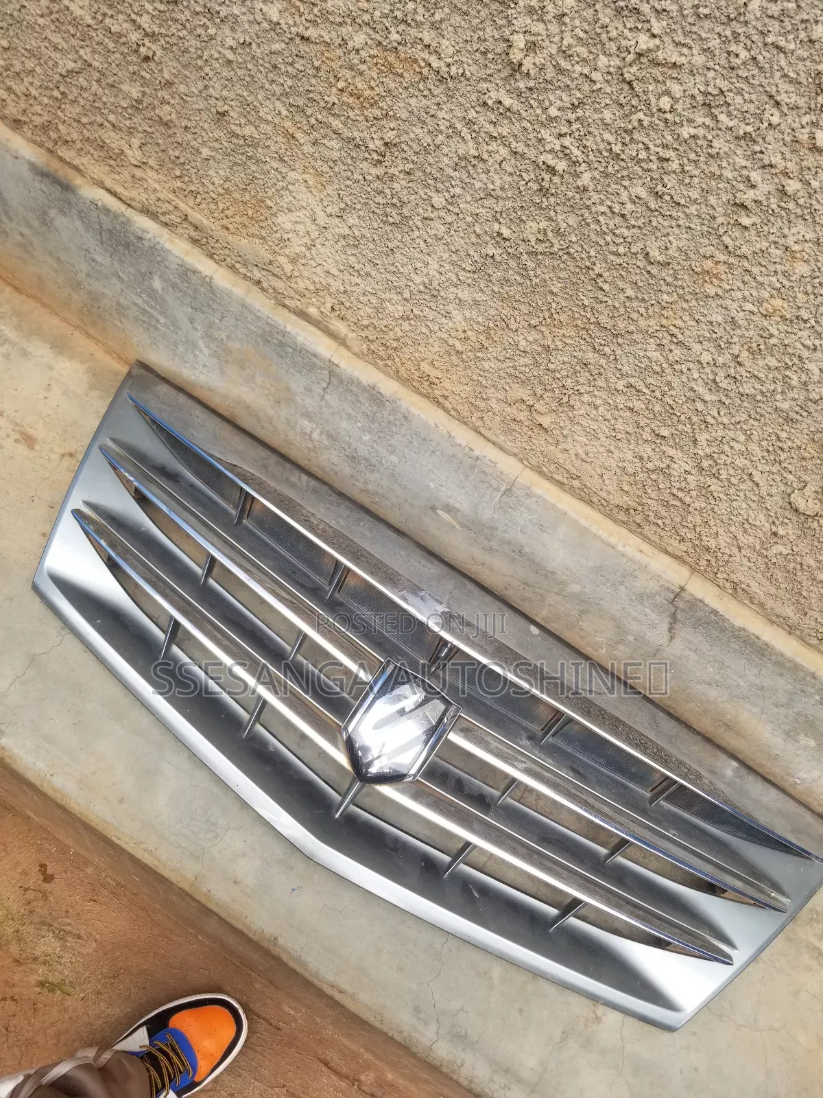 Toyota Alphard Grill
