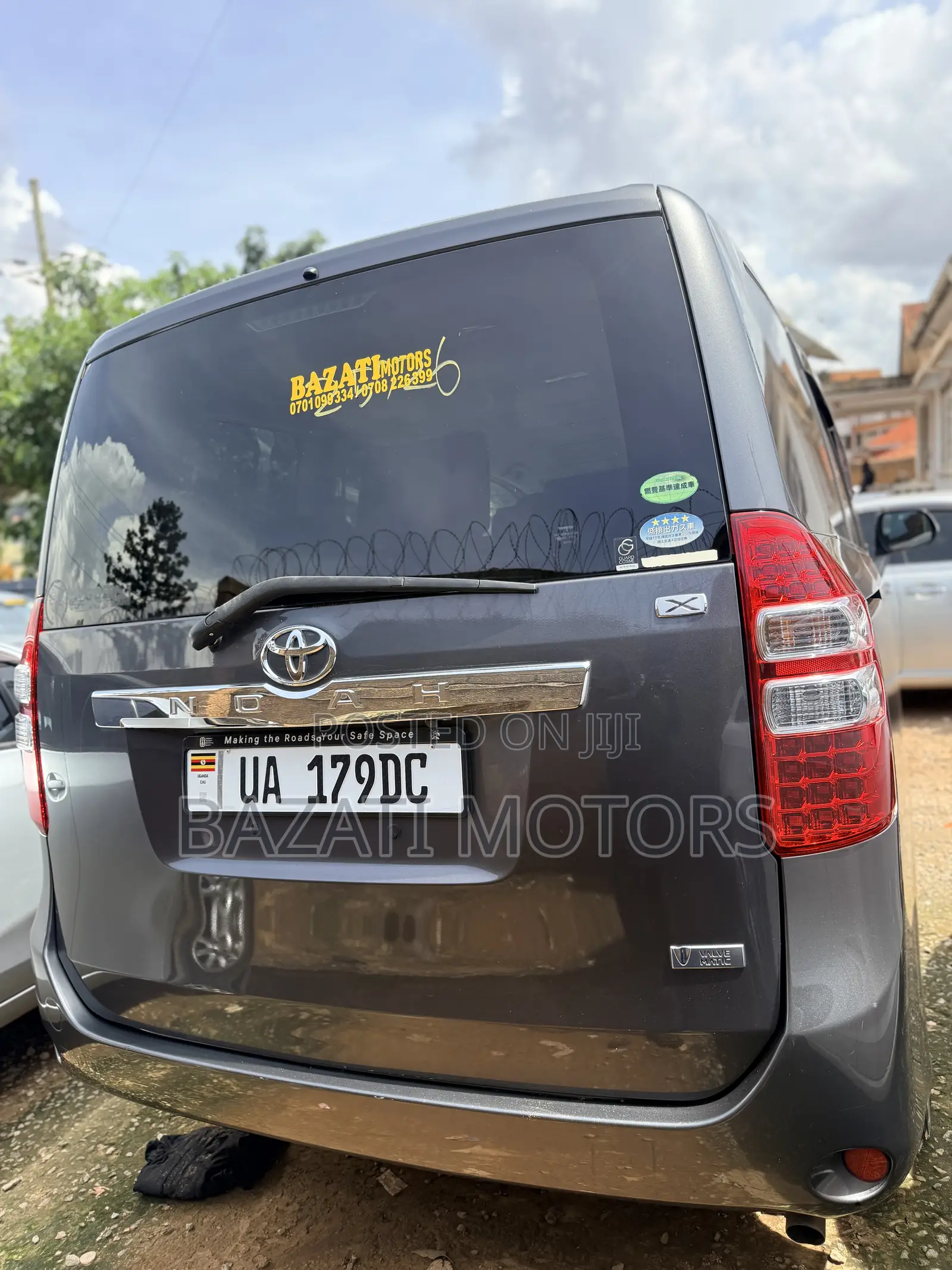 Toyota Noah 2013 Gray