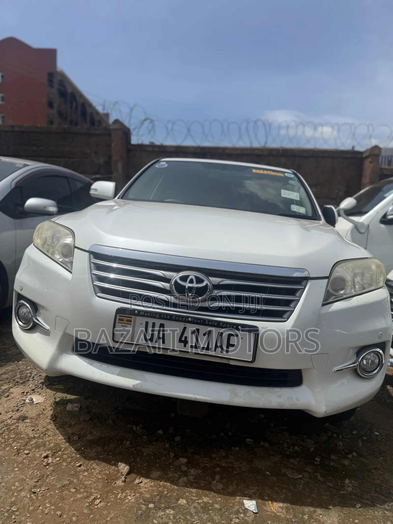 Toyota Vanguard 2011 White