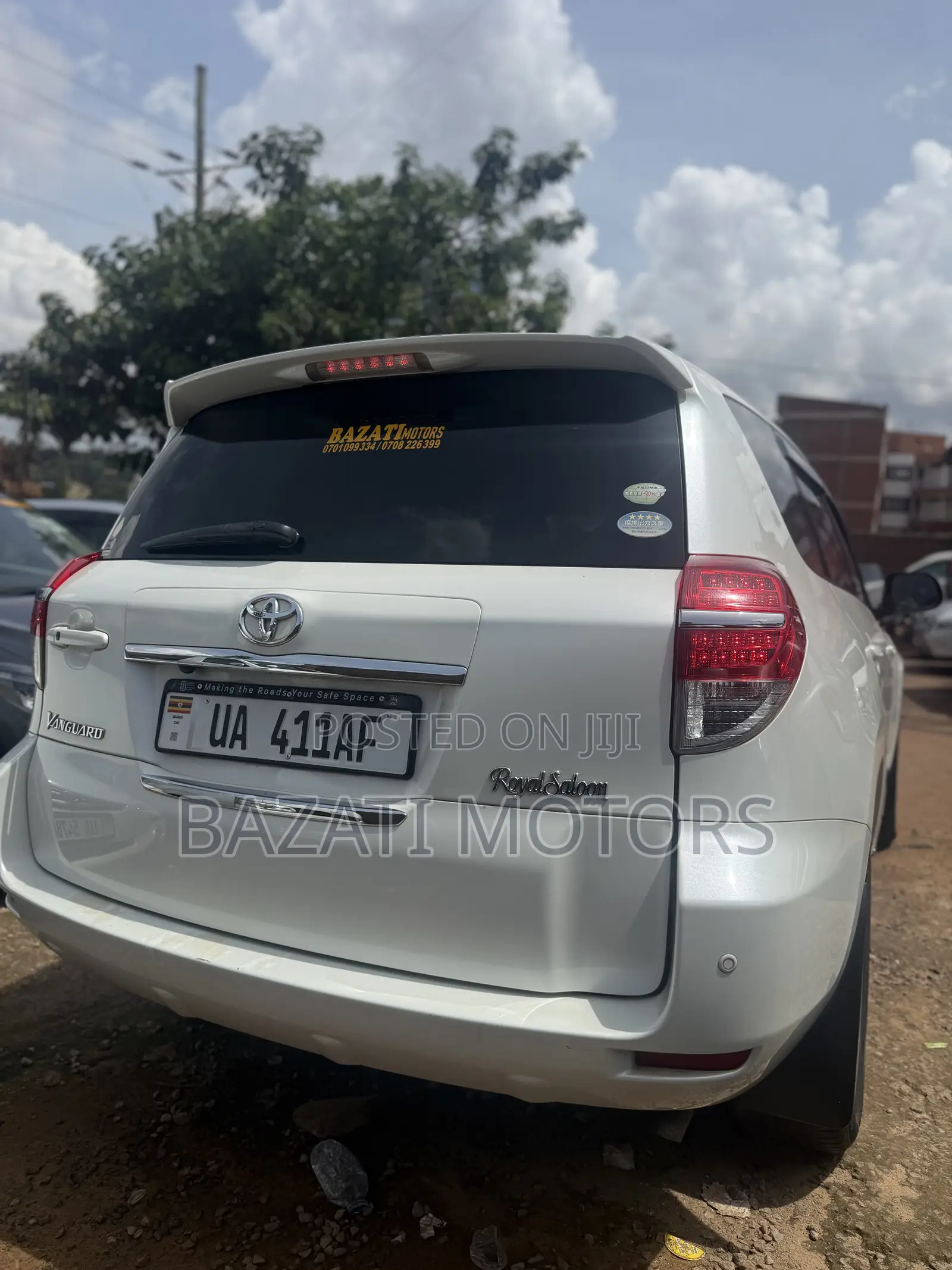 Toyota Vanguard 2011 White
