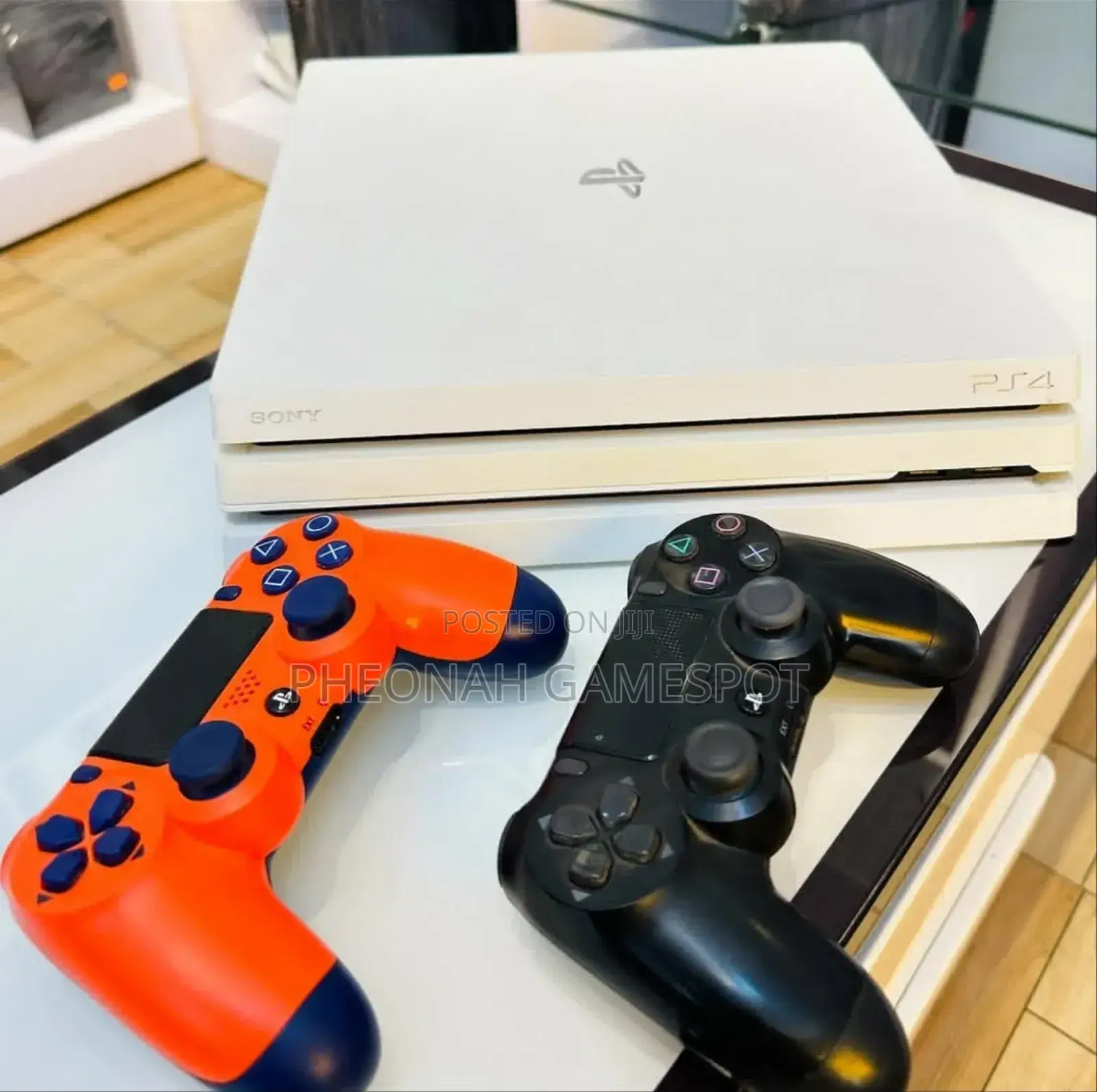 Playstation 4 Pro. Ps4 Pro. 2 Pads, 30 Games to Test Your Clever Mind.