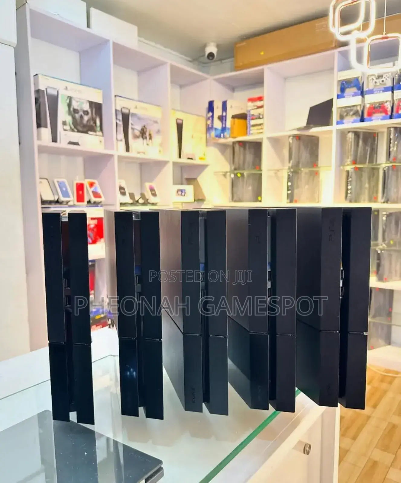 Playstation 4, Ps4 Fat: It Is Heavy Because of Many Games Inside, 2pad