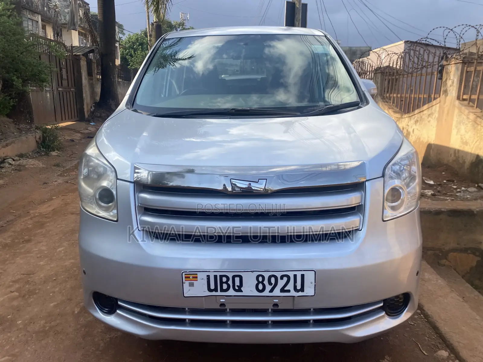 Toyota Noah 2009 Silver