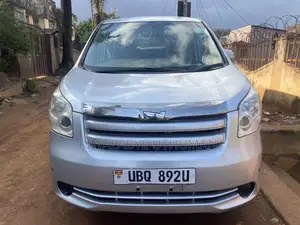Toyota Noah 2009 Silver