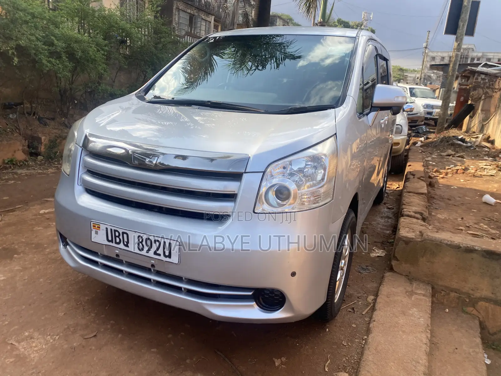Toyota Noah 2009 Silver
