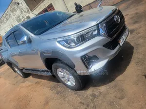 Toyota Hilux 2018 Silver