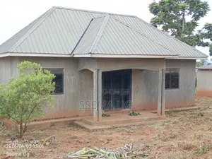 3bdrm House in Lukwanga, Wakiso / Wakiso for sale