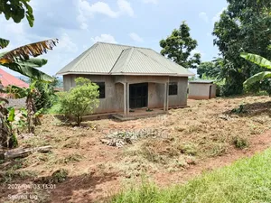 3bdrm House in Lukwanga, Wakiso / Wakiso for sale