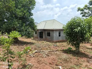 3bdrm House in Lukwanga, Wakiso / Wakiso for sale