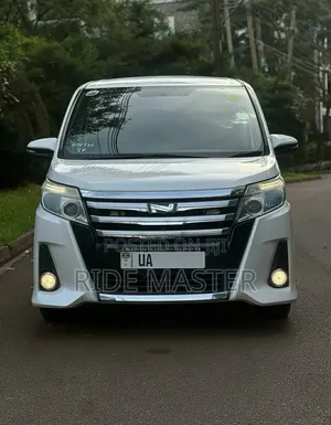 Toyota Noah 2017 White