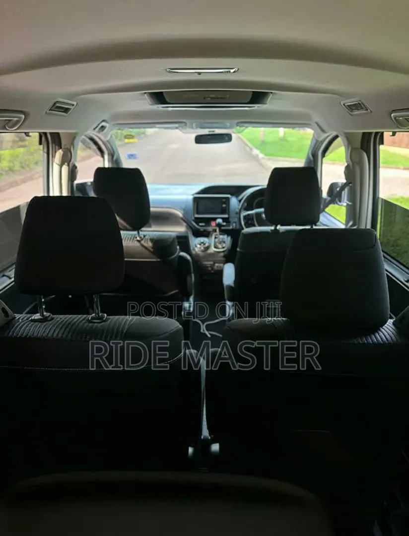 Toyota Noah 2017 White