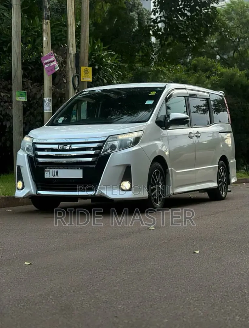 Toyota Noah 2017 White