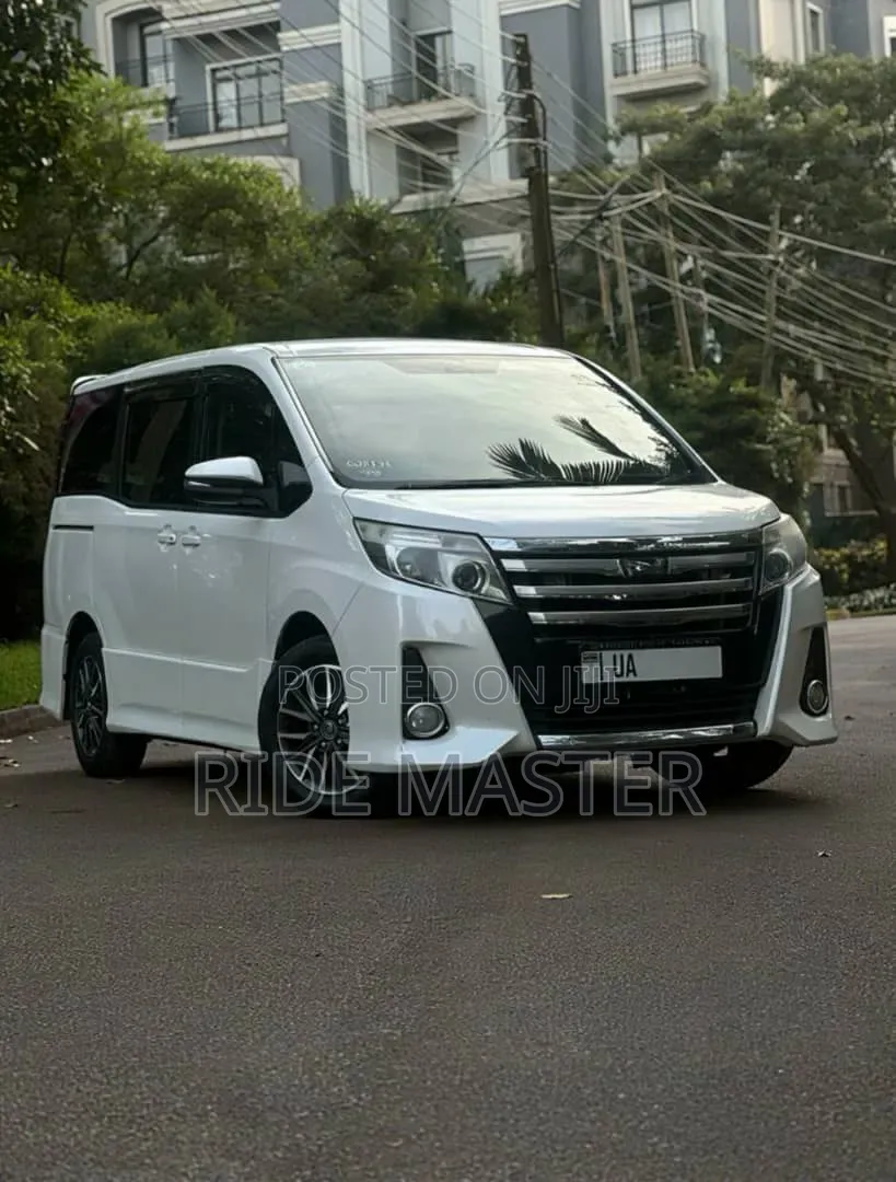 Toyota Noah 2017 White