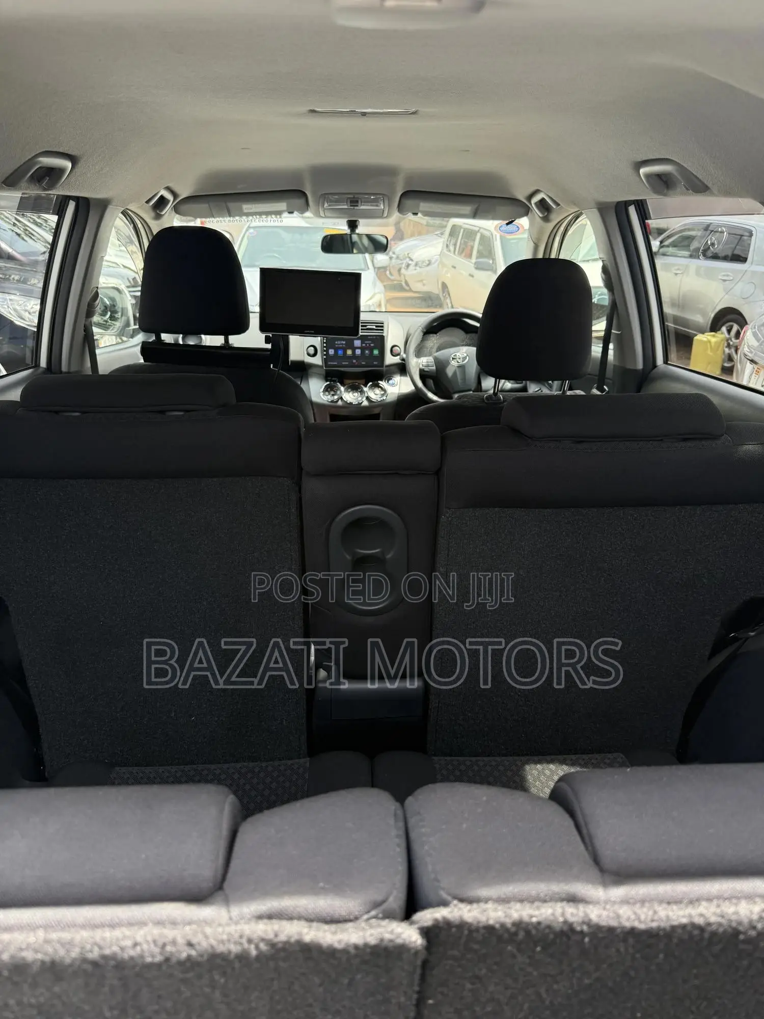 Toyota Vanguard 2011 White