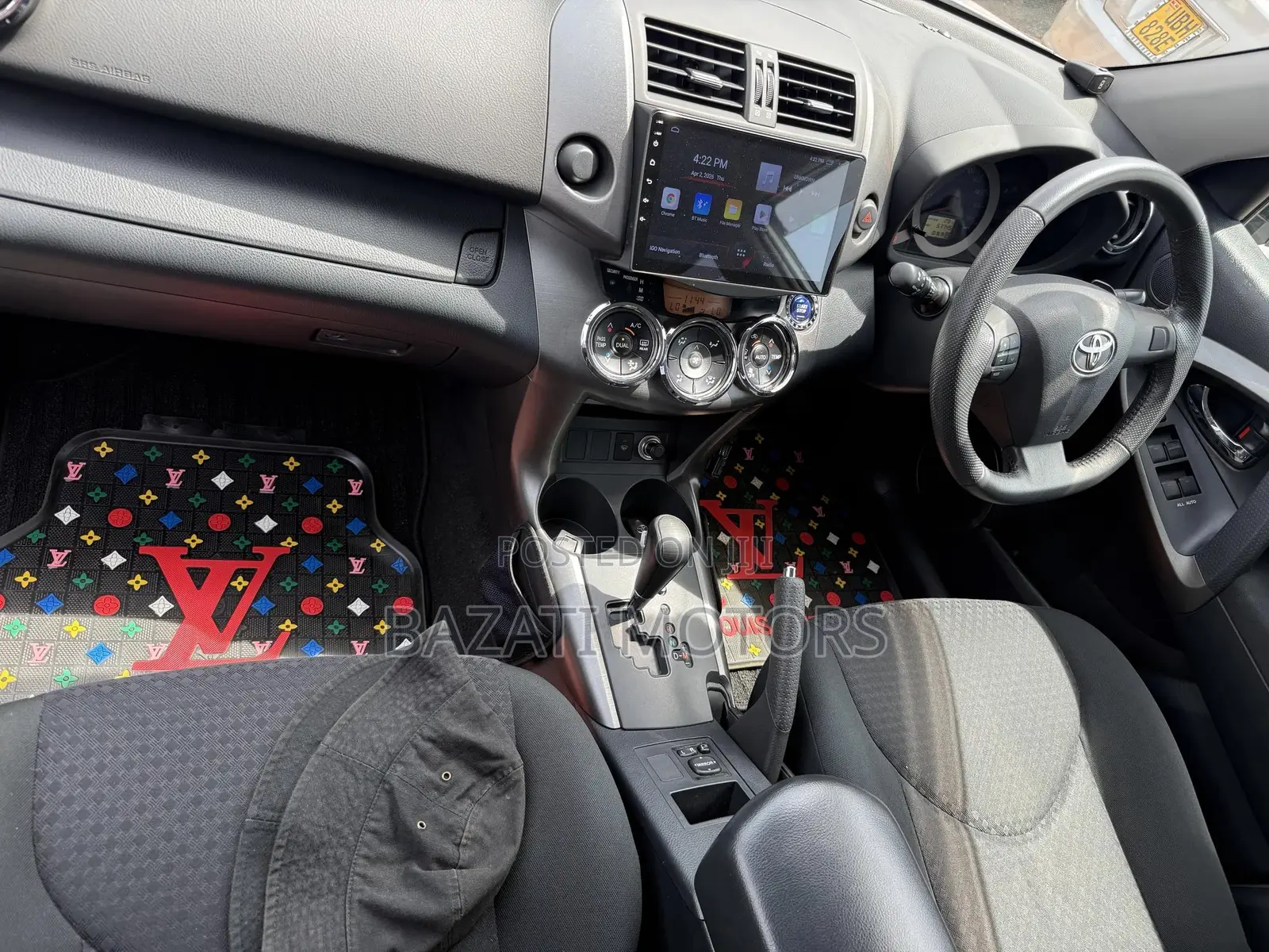 Toyota Vanguard 2011 White