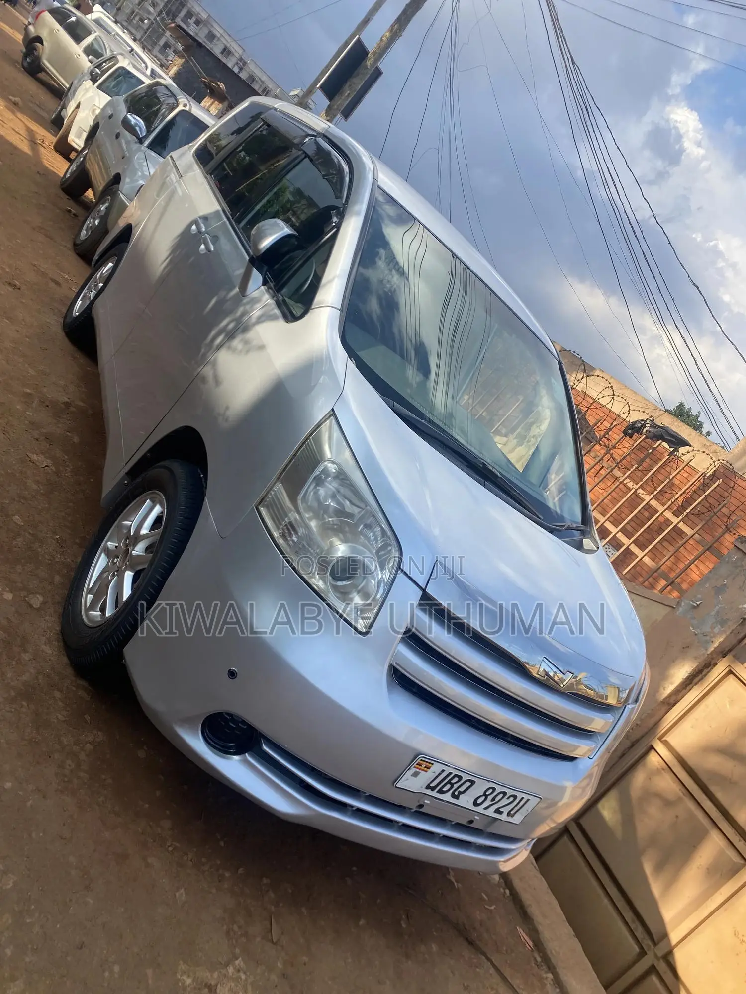 Toyota Noah 2009 Silver