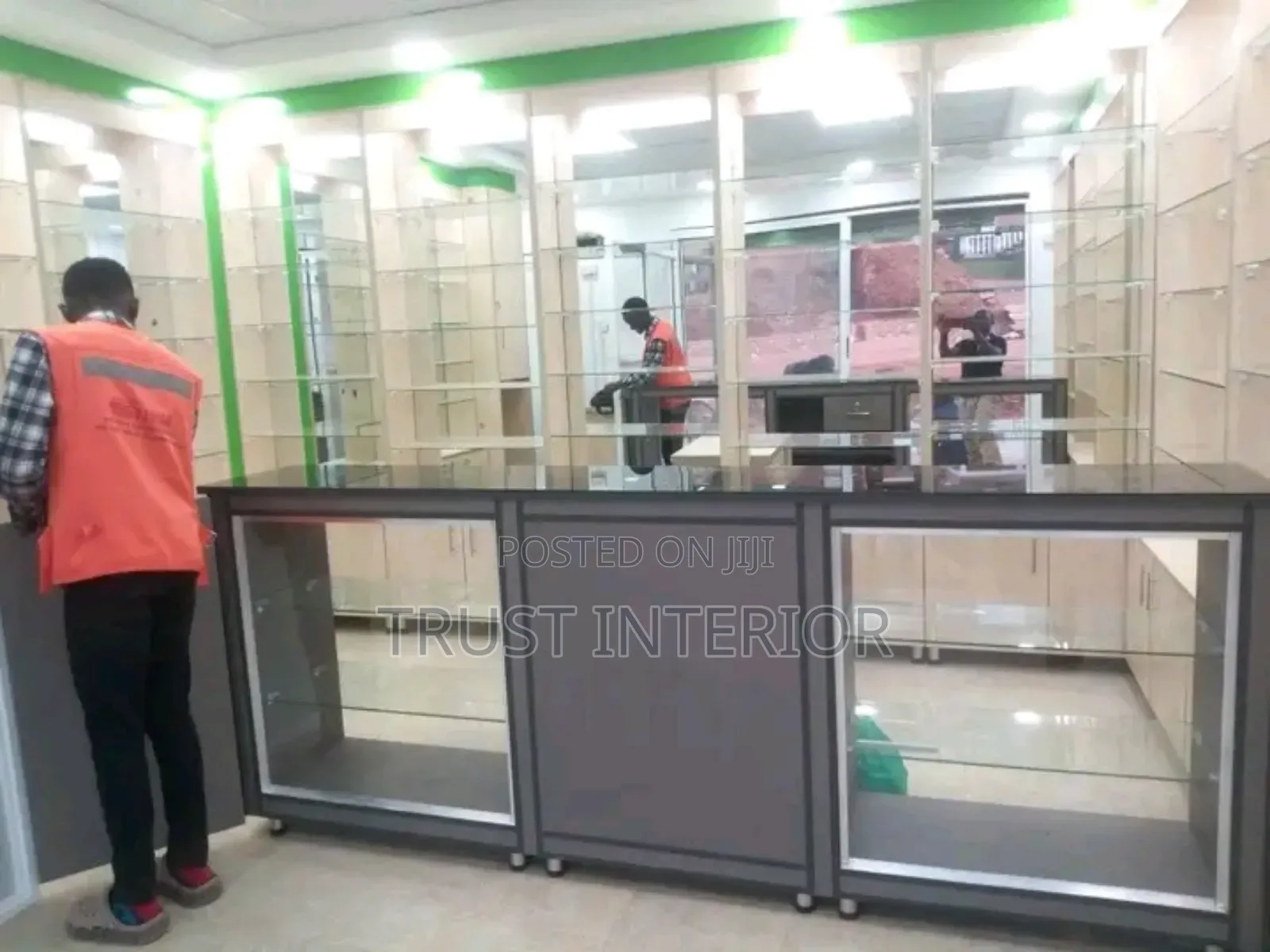 Pharmacy Fitters 217