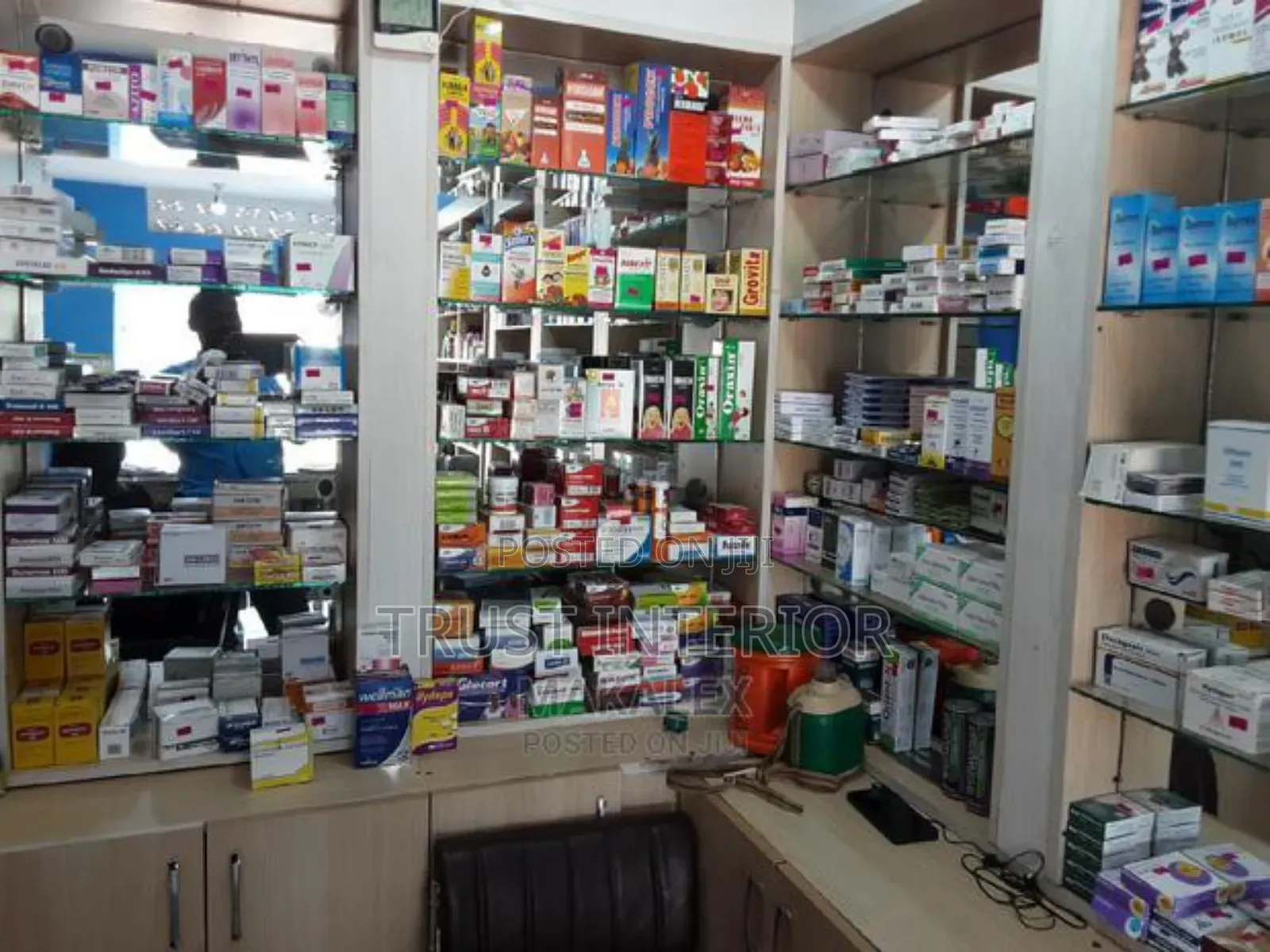 Pharmacy Fitters 217