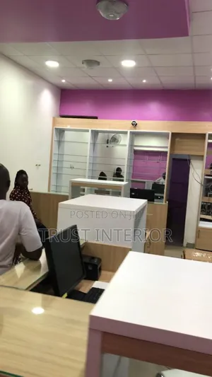 Pharmacy Fitters 217