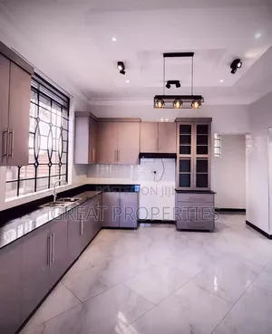 Furnished 5bdrm Mansion in Central Division for sale