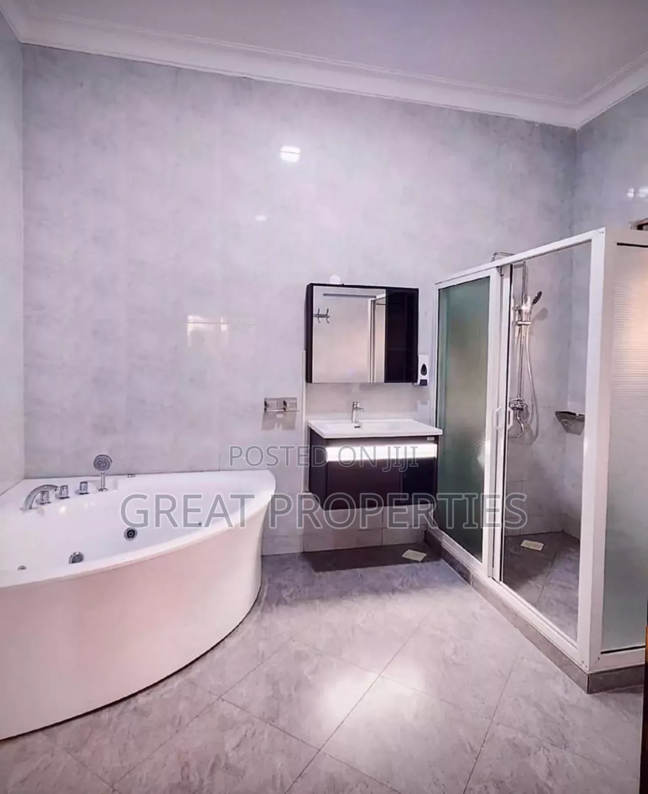 Furnished 5bdrm Mansion in Central Division for sale