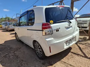 Toyota Spade 1.5 2012 Silver