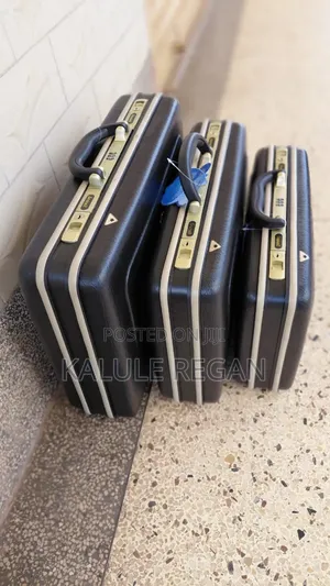 Anti-Theft Travel Briefcases With Pin Code Clasp Closure System