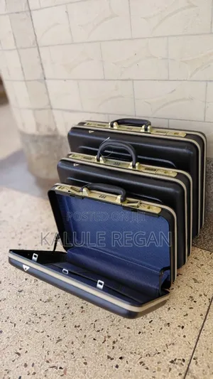 Anti-Theft Travel Briefcases With Pin Code Clasp Closure System