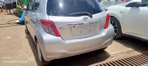 Toyota Vitz 1.0 FWD 3dr 2012 Silver