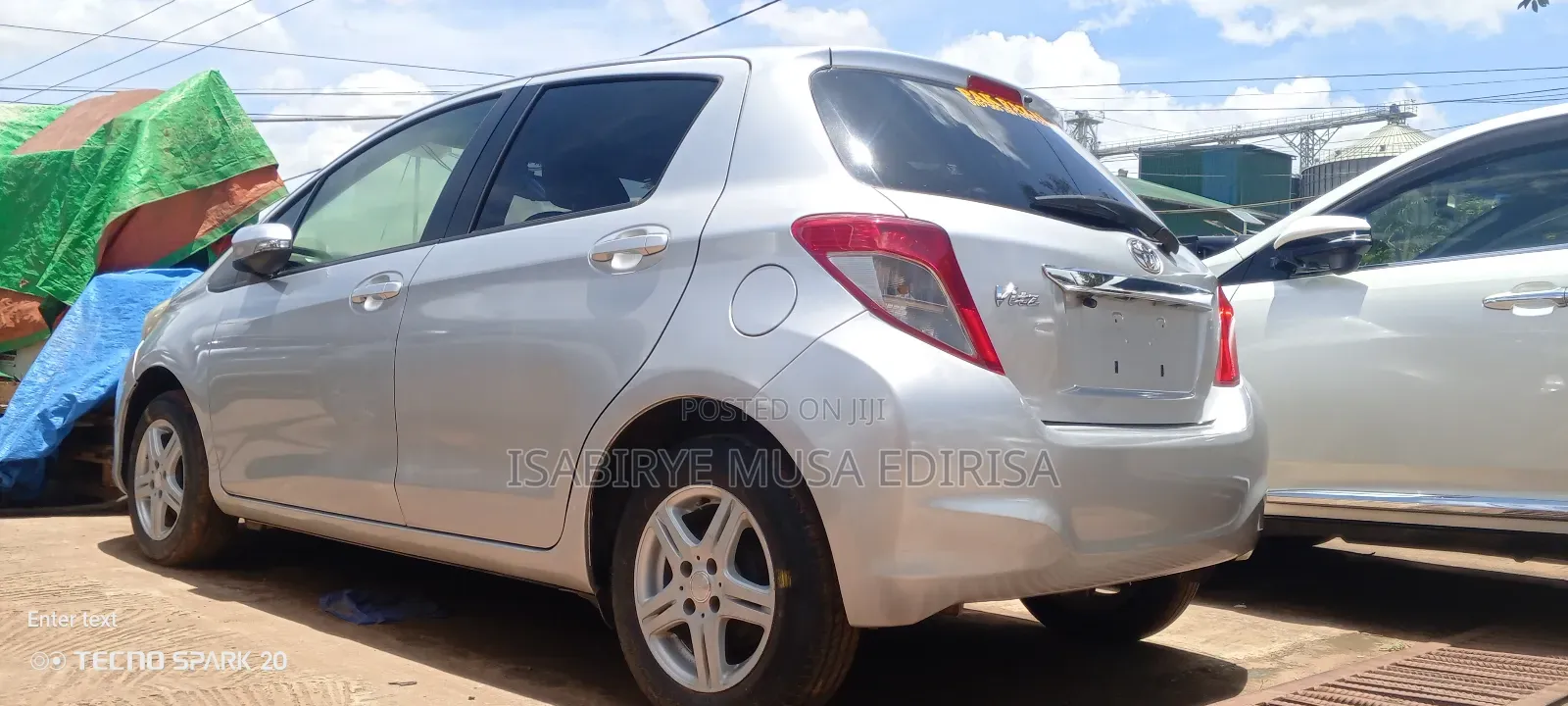 Toyota Vitz 1.0 FWD 3dr 2012 Silver
