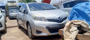 Toyota Vitz 1.0 FWD 3dr 2012 Silver