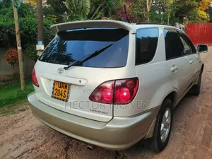 Toyota Harrier 2.2 16V 2000 White
