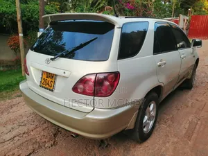 Toyota Harrier 2.2 16V 2000 White