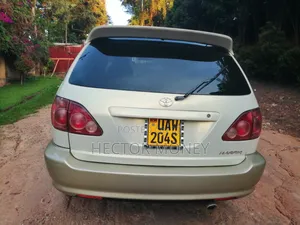 Toyota Harrier 2.2 16V 2000 White