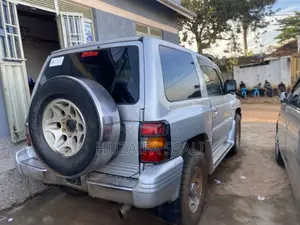 Mitsubishi Pajero 2006 Silver