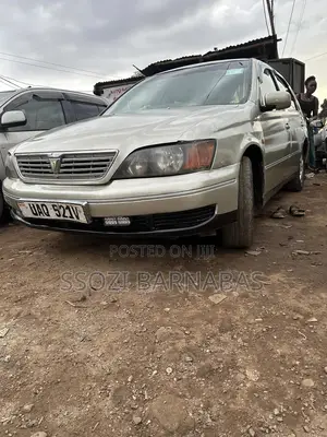 Toyota Vista 2000 Silver