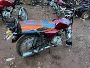 Bajaj Boxer 100 2018 Red