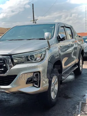 Toyota Hilux 2018 Silver
