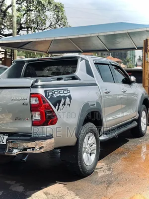 Toyota Hilux 2018 Silver