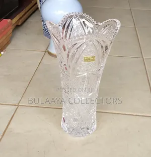 Japanese Kamei Crystal Flower Vase.
