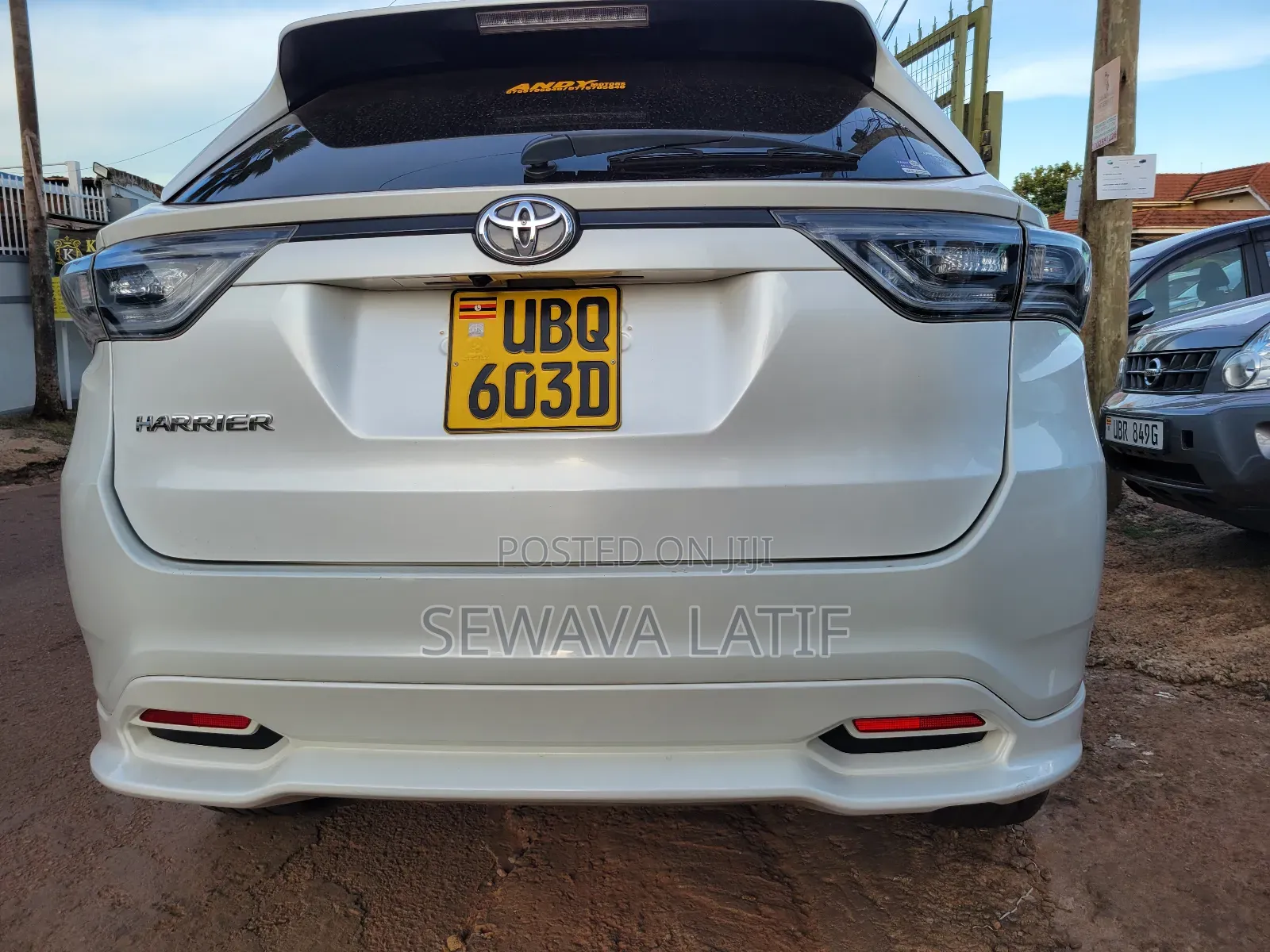 Toyota Harrier 2.0 2015 White