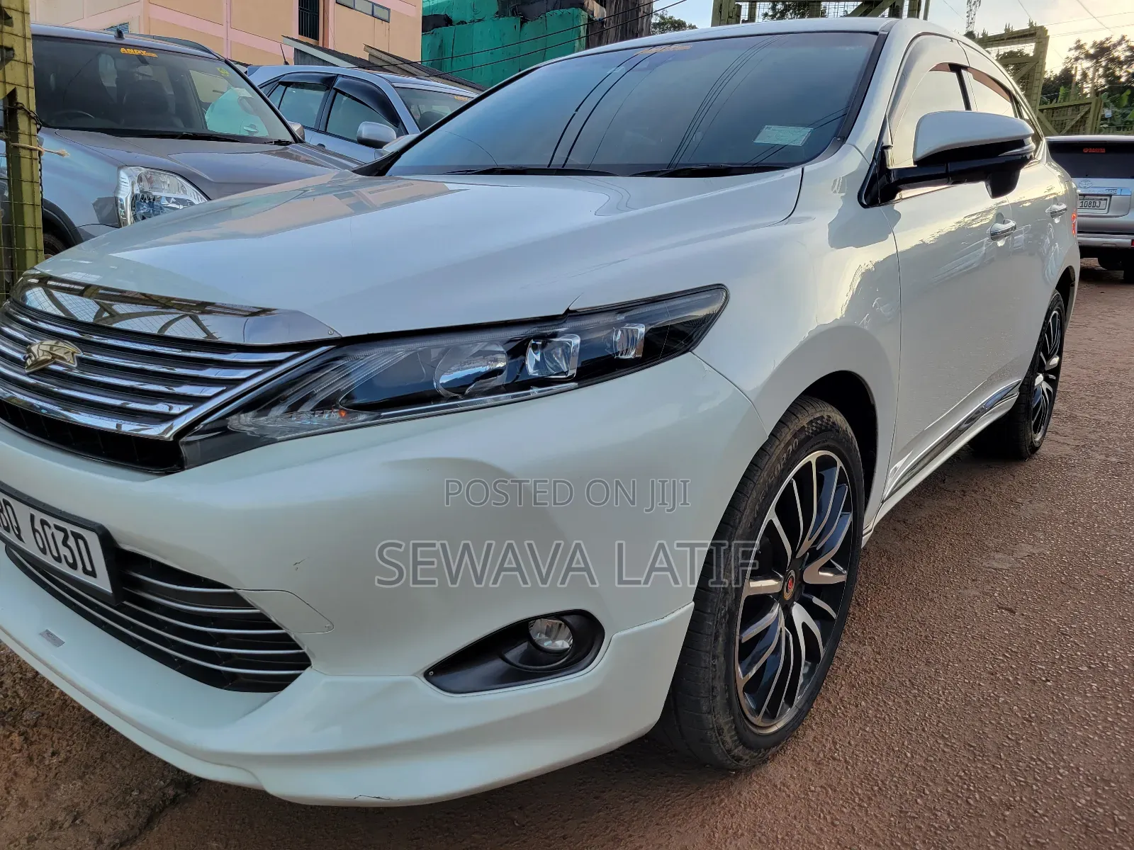 Toyota Harrier 2.0 2015 White