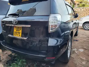 Toyota Vanguard 2010 Black