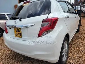 Toyota Vitz 1.3 FWD 5dr 2012 White