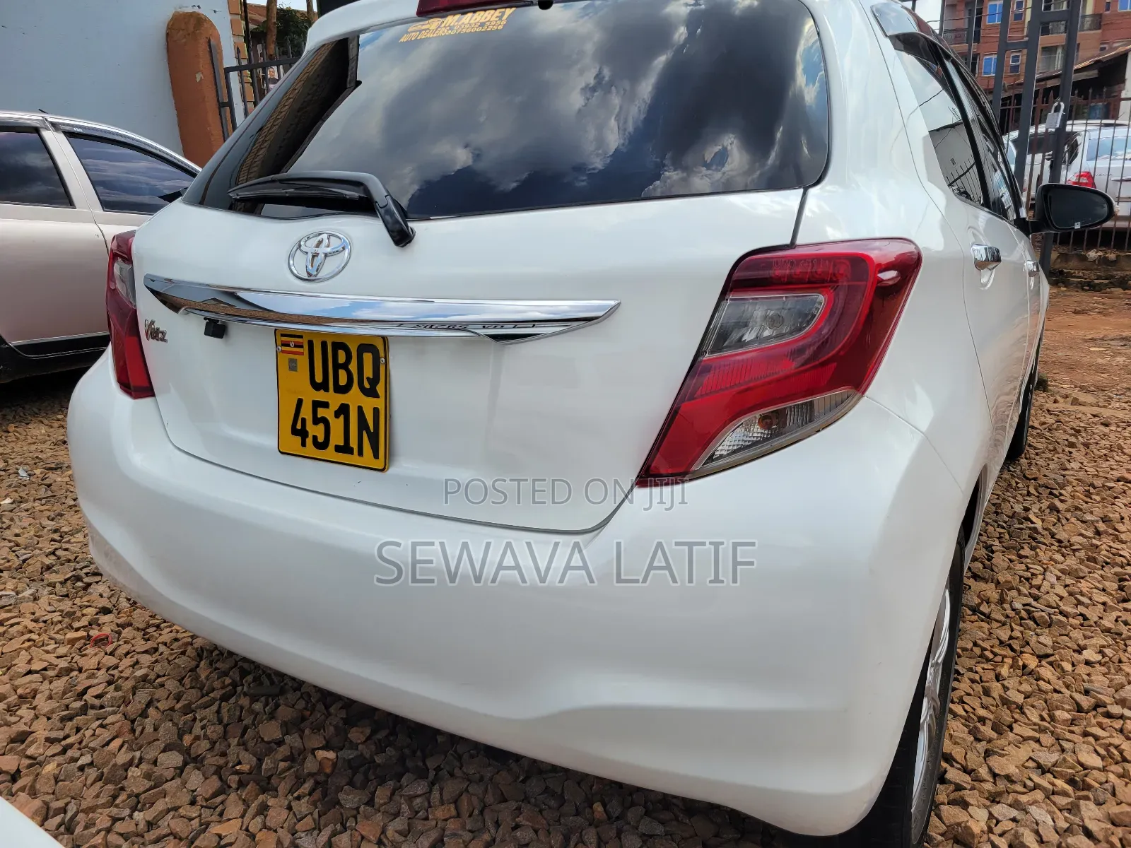 Toyota Vitz 1.3 FWD 5dr 2012 White
