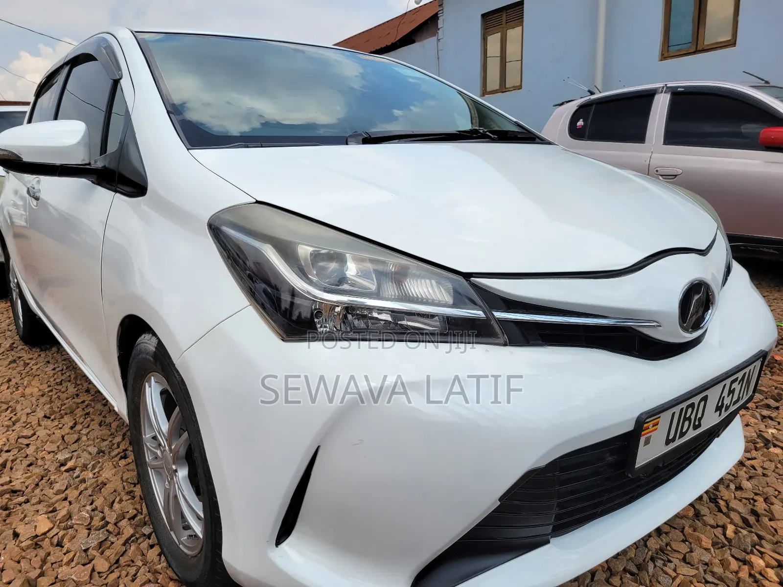 Toyota Vitz 1.3 FWD 5dr 2012 White