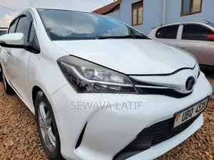 Toyota Vitz 1.3 FWD 5dr 2012 White