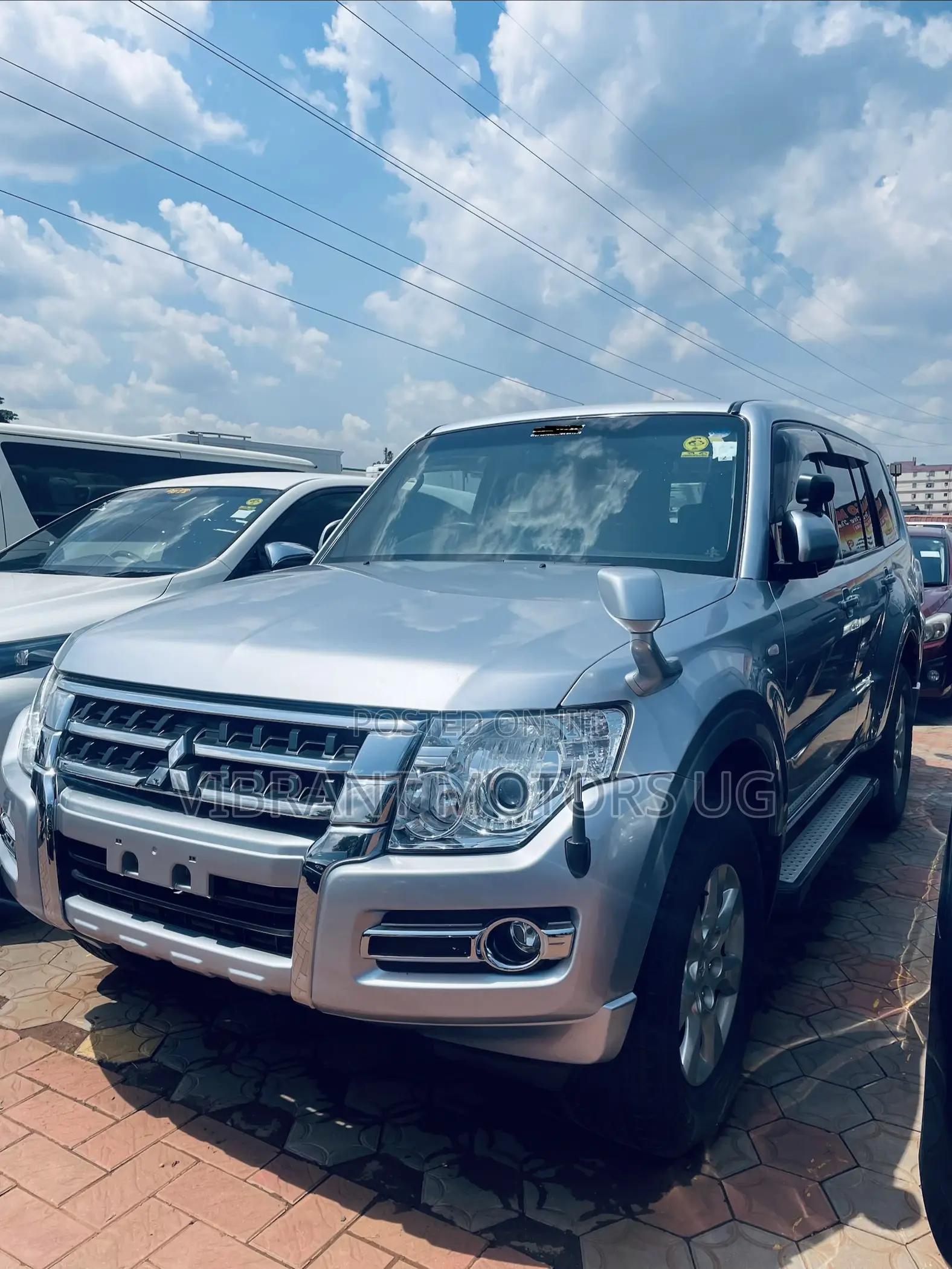 Mitsubishi Pajero 2012 Silver