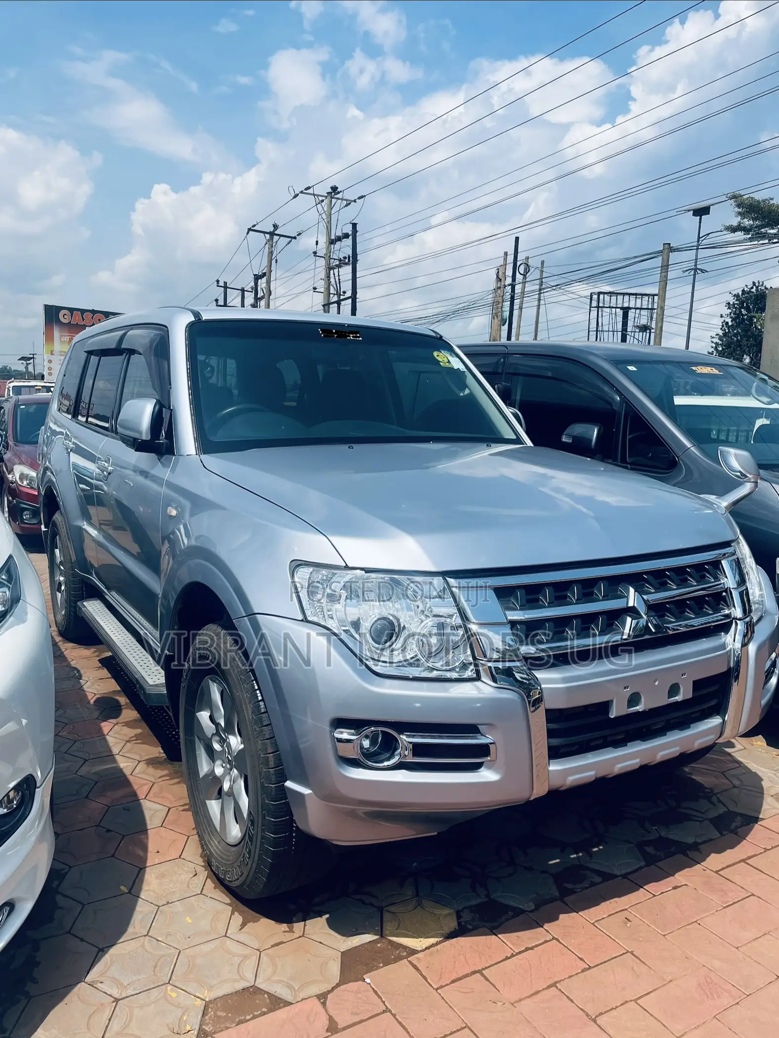 Mitsubishi Pajero 2012 Silver