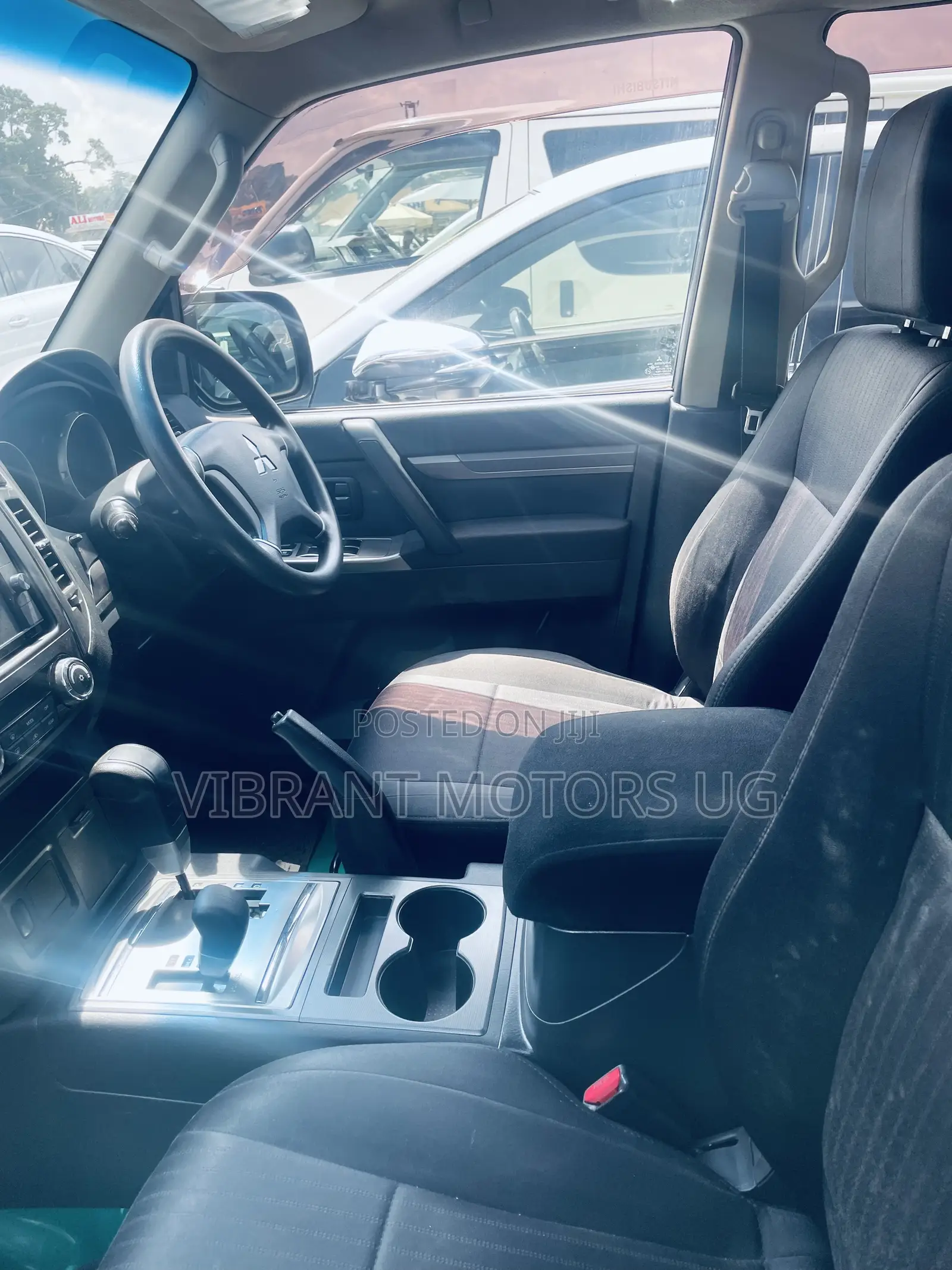 Mitsubishi Pajero 2012 Silver